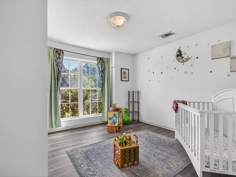 31 Idus Ln — Photo 11