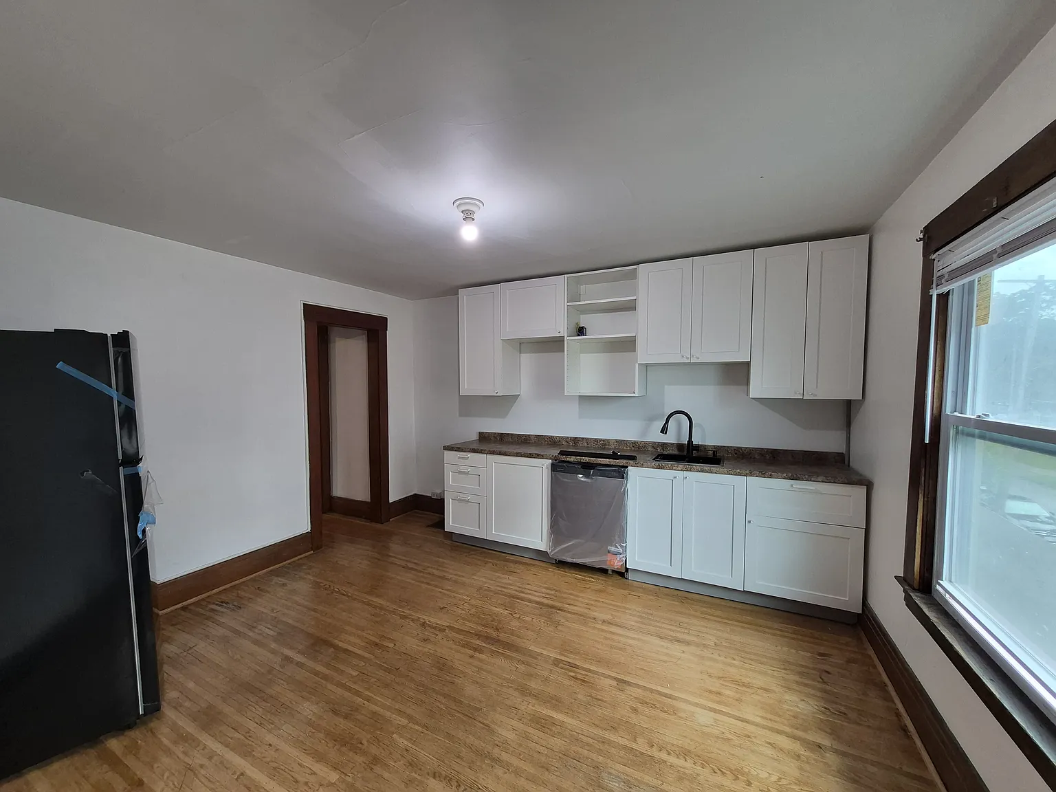 1 bed, 320 sqft, $1,200 — Photo 1