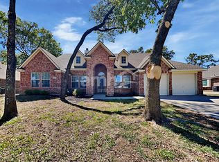 1033 Janet St, Aubrey, TX 76227