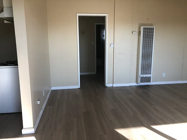 1834 Pine Ave #6 — Photo 4