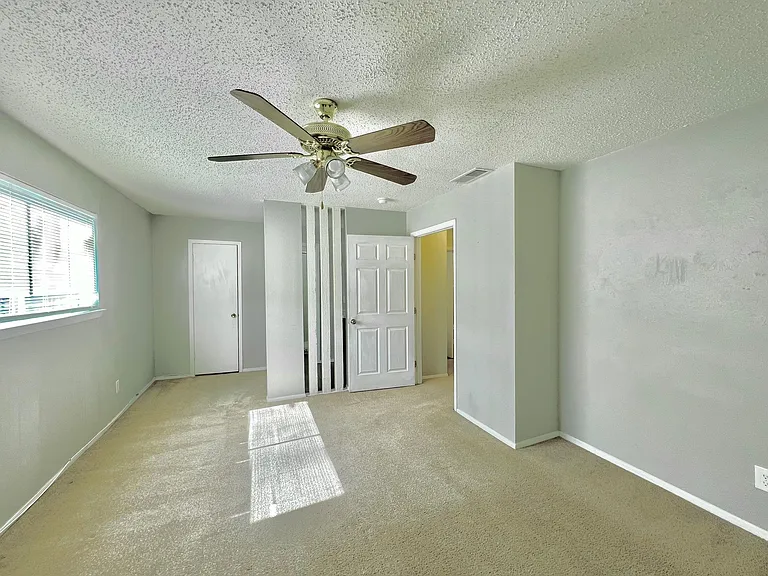 1301 Grant Dr — Photo 12