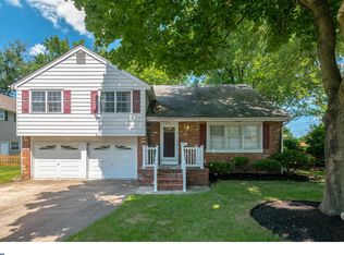 545 S Brentwood Dr, Mount Laurel, NJ 08054