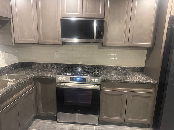 2nd image of 315 N Mission Rd #315