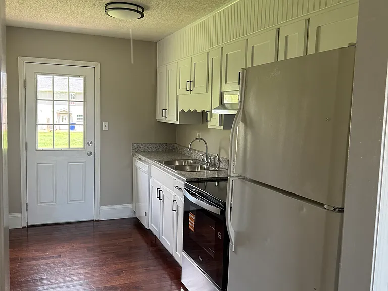 2530 Vance Dr NW #B — Photo 5