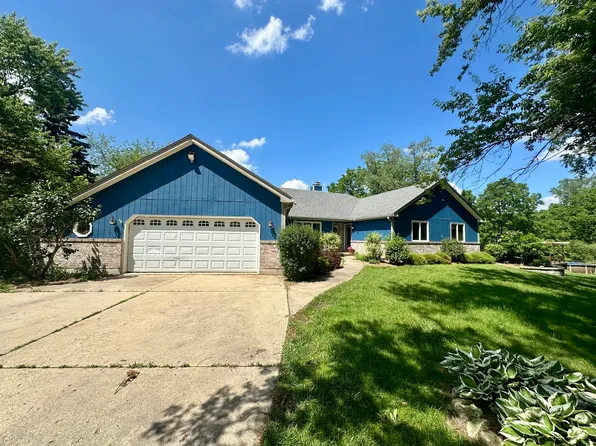 5N119 Mary Ct, Saint Charles, IL 60175