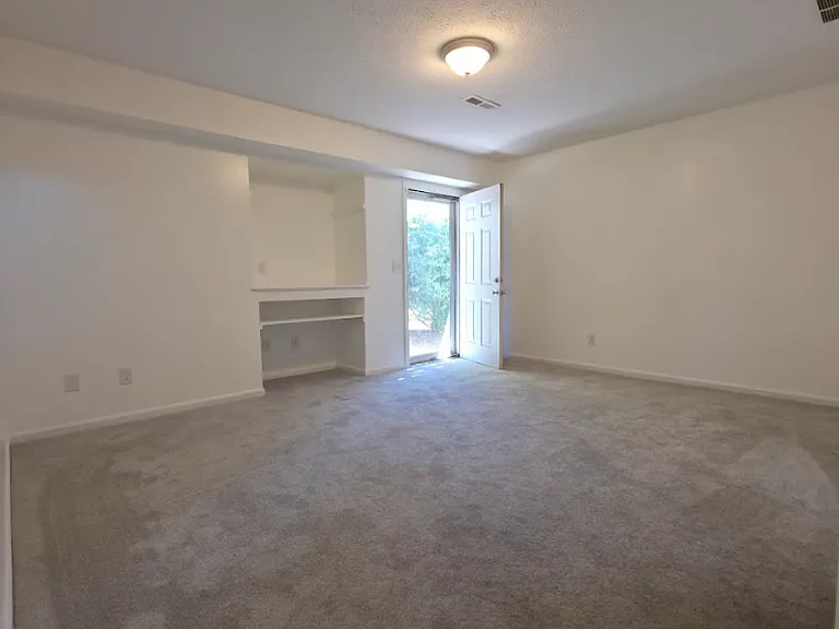 8114 Chester Pkwy — Photo 9