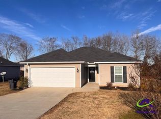 106 Ellington Ct, Perry, GA 31069