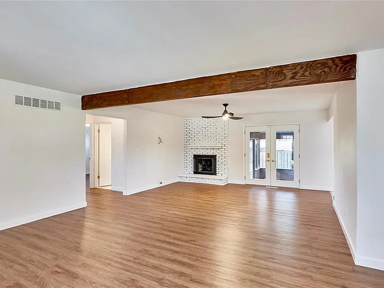 415 Trail Grove Ct — Photo 16