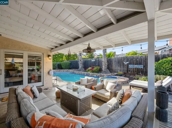 486 Viking Dr, Pleasant Hill, CA 94523