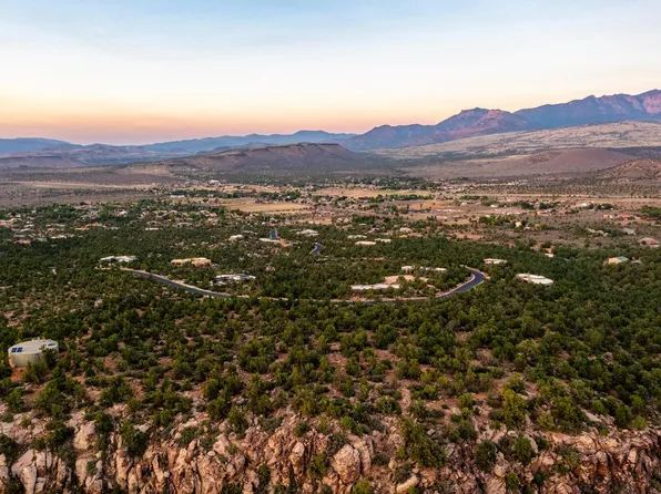 142 N Pinion Hills Dr, Dammeron Valley, UT 84783