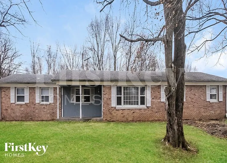 6045 N Alton Ave — Photo 1