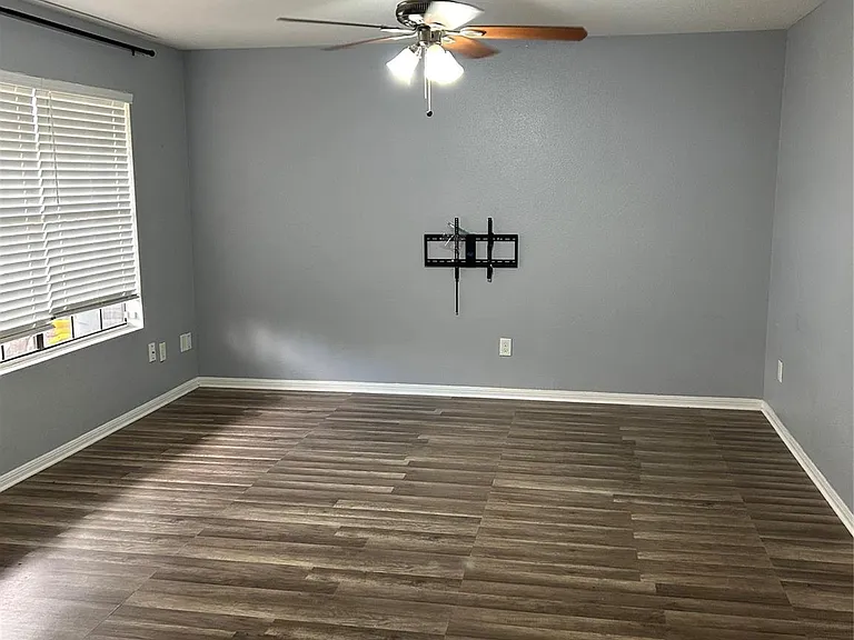 2336 N Pearland Ave #C — Photo 3