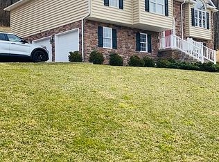 231 Brierwood Dr, Bluefield, VA 24605