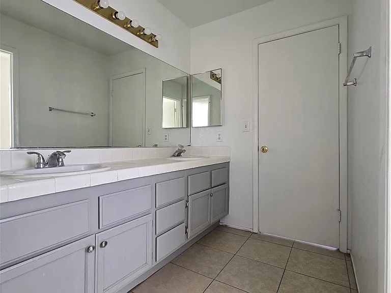 5797 Cedar Ave — Photo 31