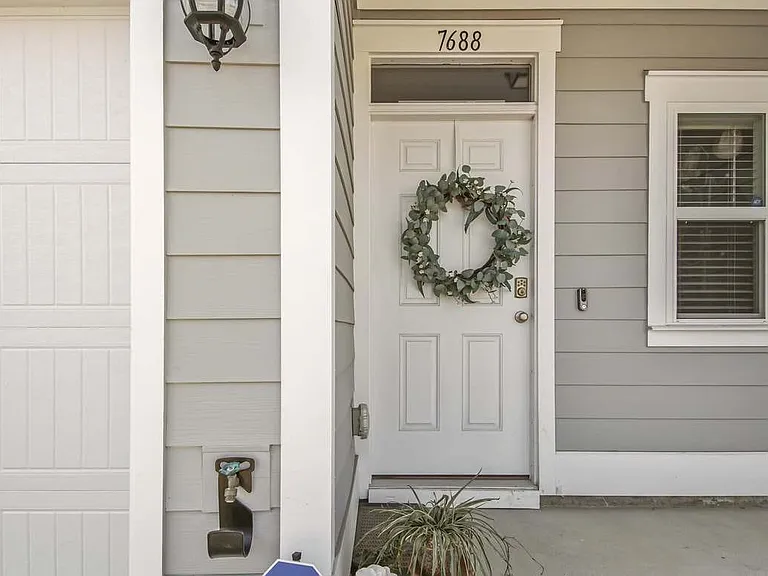7688 Shadow Lake Dr — Photo 6