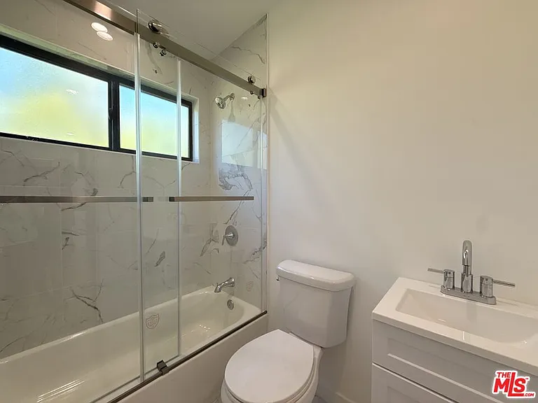 540 Indiana Ave #4 — Photo 7