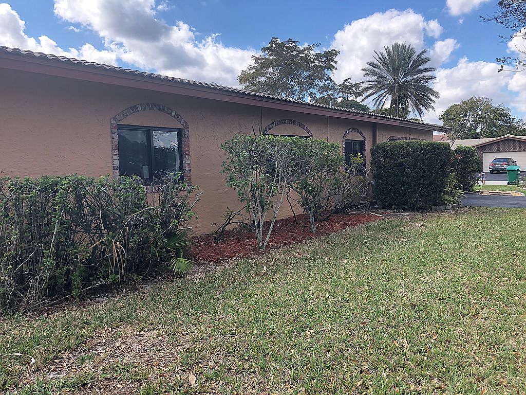 3871 NW 104th Ave, Coral Springs, FL 33065