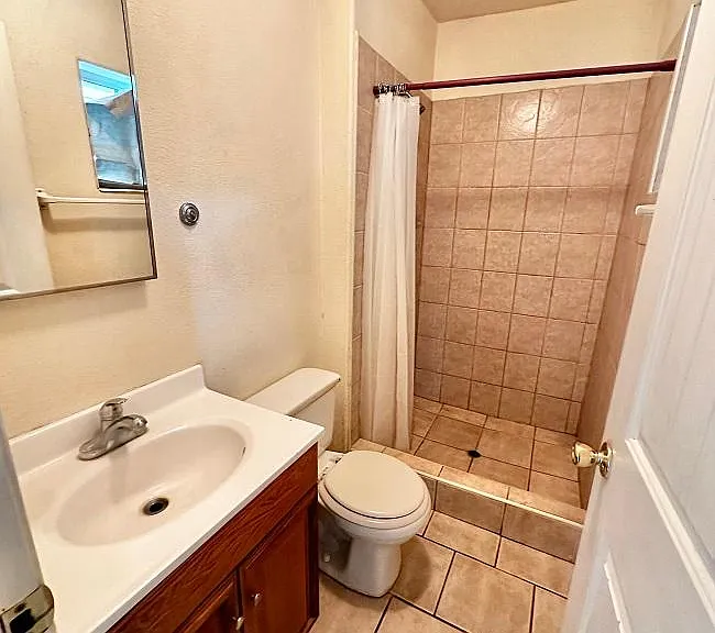 424 E Independence St #2 — Photo 7