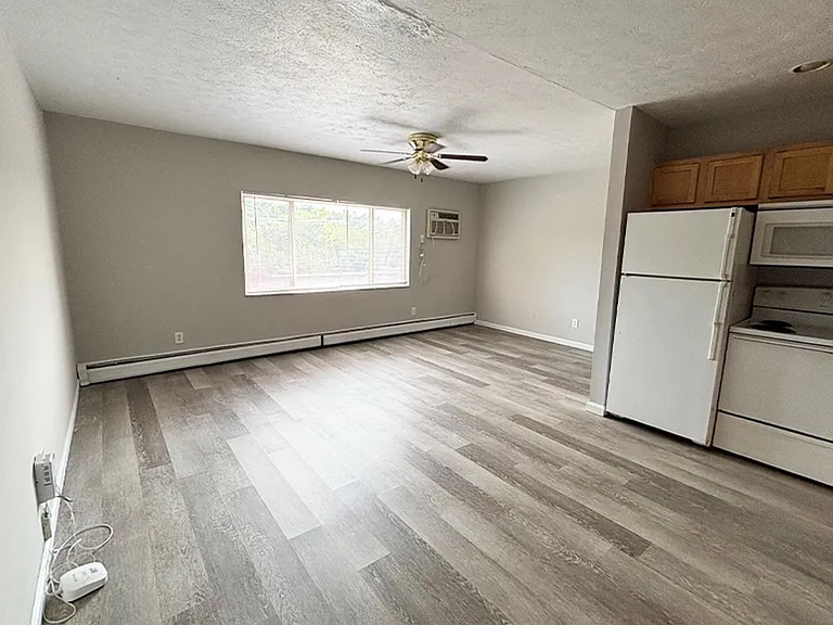 550 Lowell Ave — Photo 16
