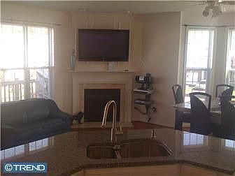 4th image of 422 E Oakmeade Dr