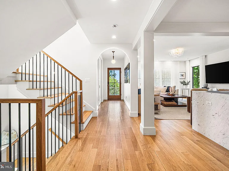 1711 N Inglewood St — Photo 23