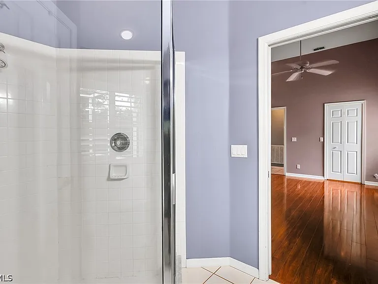 22203 Seashore Cir — Photo 26