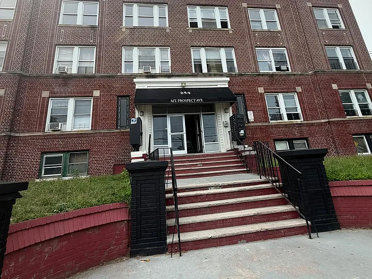 254 Mount Prospect Ave #301 — Photo 6