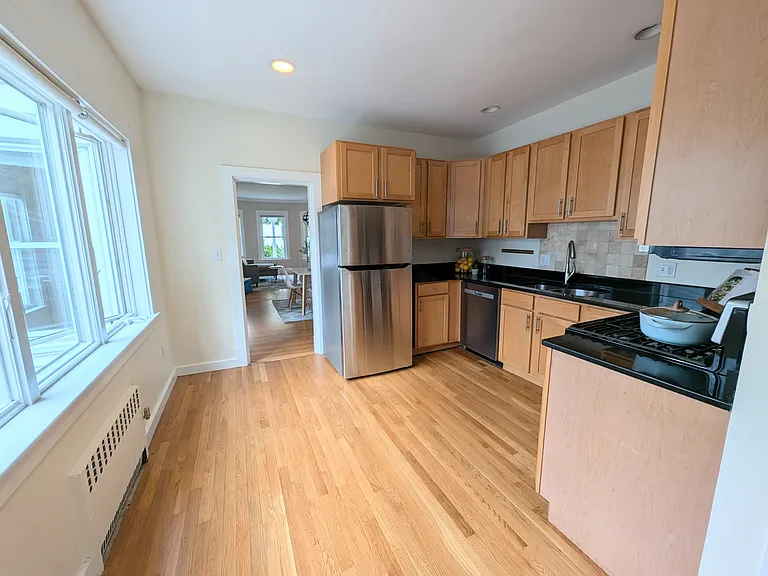 106 Franklin St — Photo 14