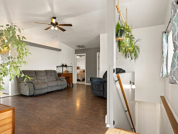 2nd image of 482 Forelle St