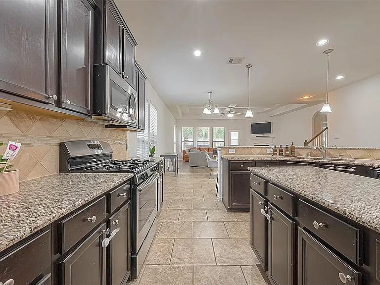 8722 Adrienne Dr — Photo 11