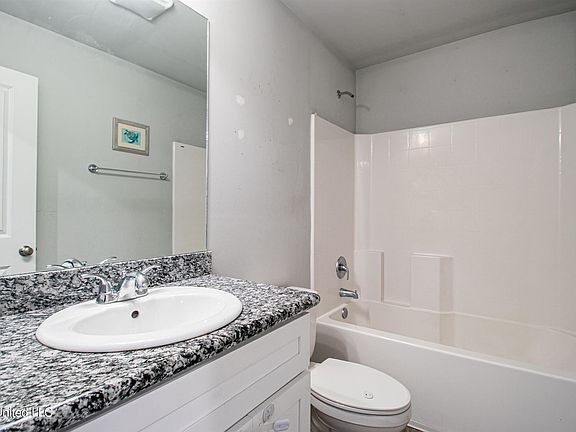 2nd image of 13404 Willow Oak Cir