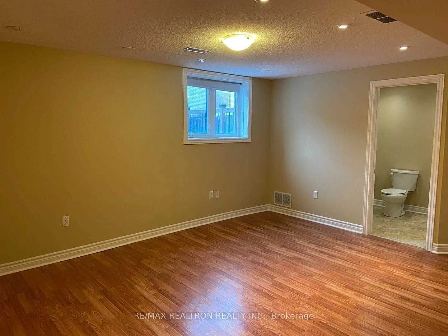 2 bed, $1,650 — Photo 3