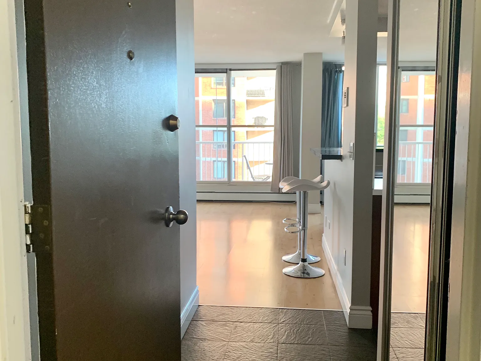 2 bed, 900 sqft, $1,750 — Photo 1