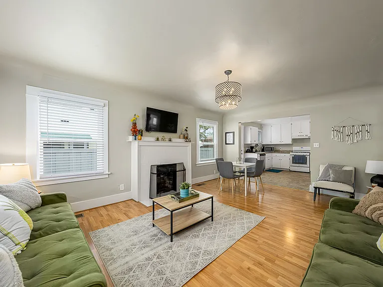 2631 Collier Ave — Photo 3