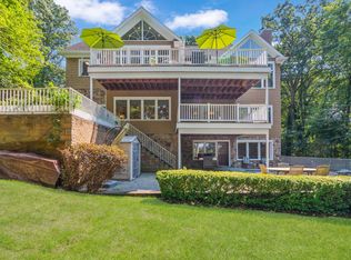 788 Connecticut View Dr, Mill Neck, NY 11765