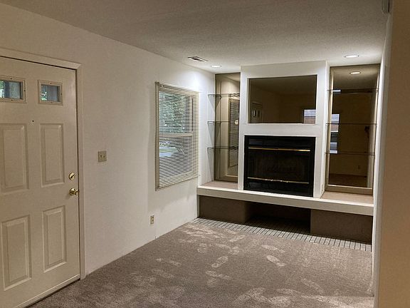 4th image of 3119-3303 W Kirby Ave #Ab5a5426f