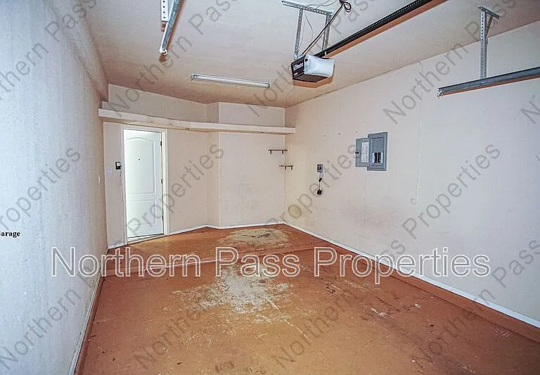 528 Green Village Ct #B — Photo 24