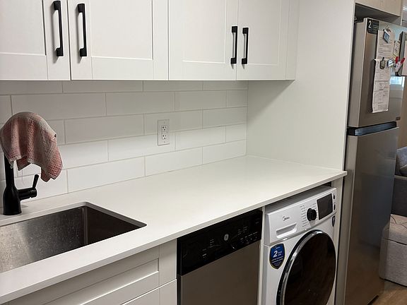 4th image of 400 Scenic Dr Unit 2