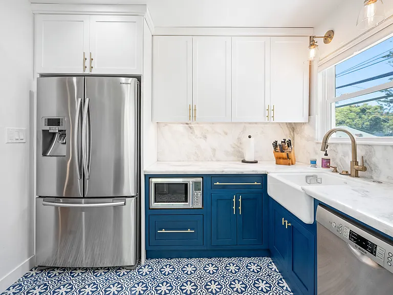 3717 Riviera Dr — Photo 12