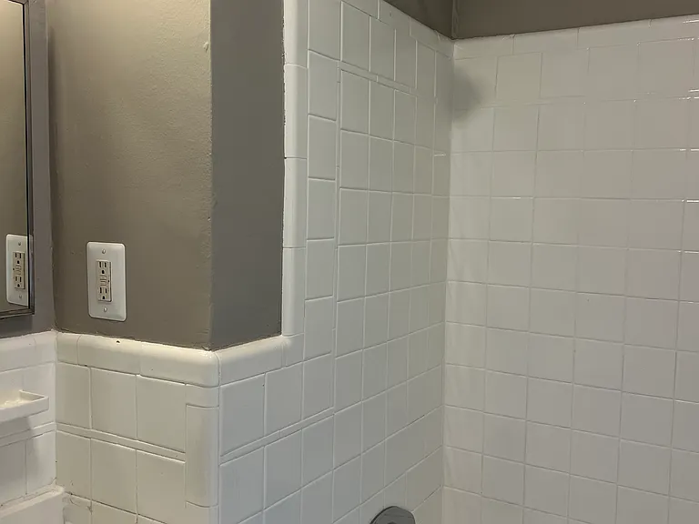 4331 Hunt Pl NE — Photo 4
