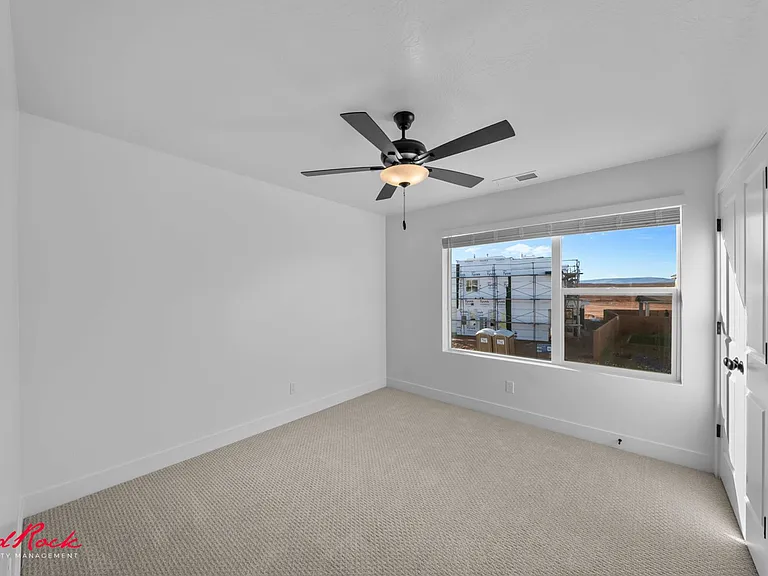 1037 E Malibu Ln — Photo 15