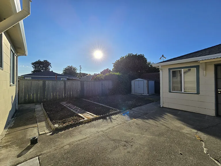 1636 Virginia St — Photo 5