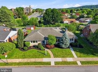 412 W Caracas Ave, Hershey, PA 17033