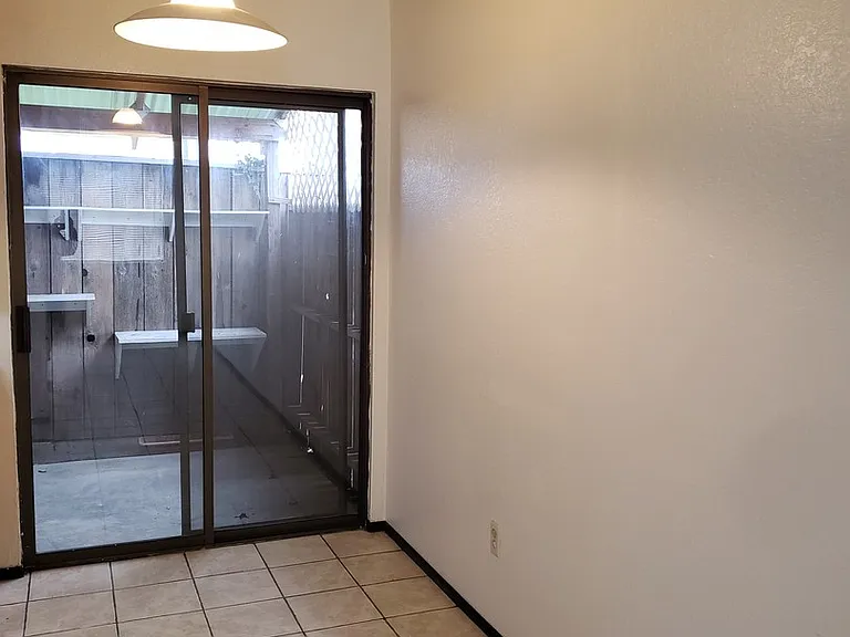 1190 Kenwood Ave #2 — Photo 3