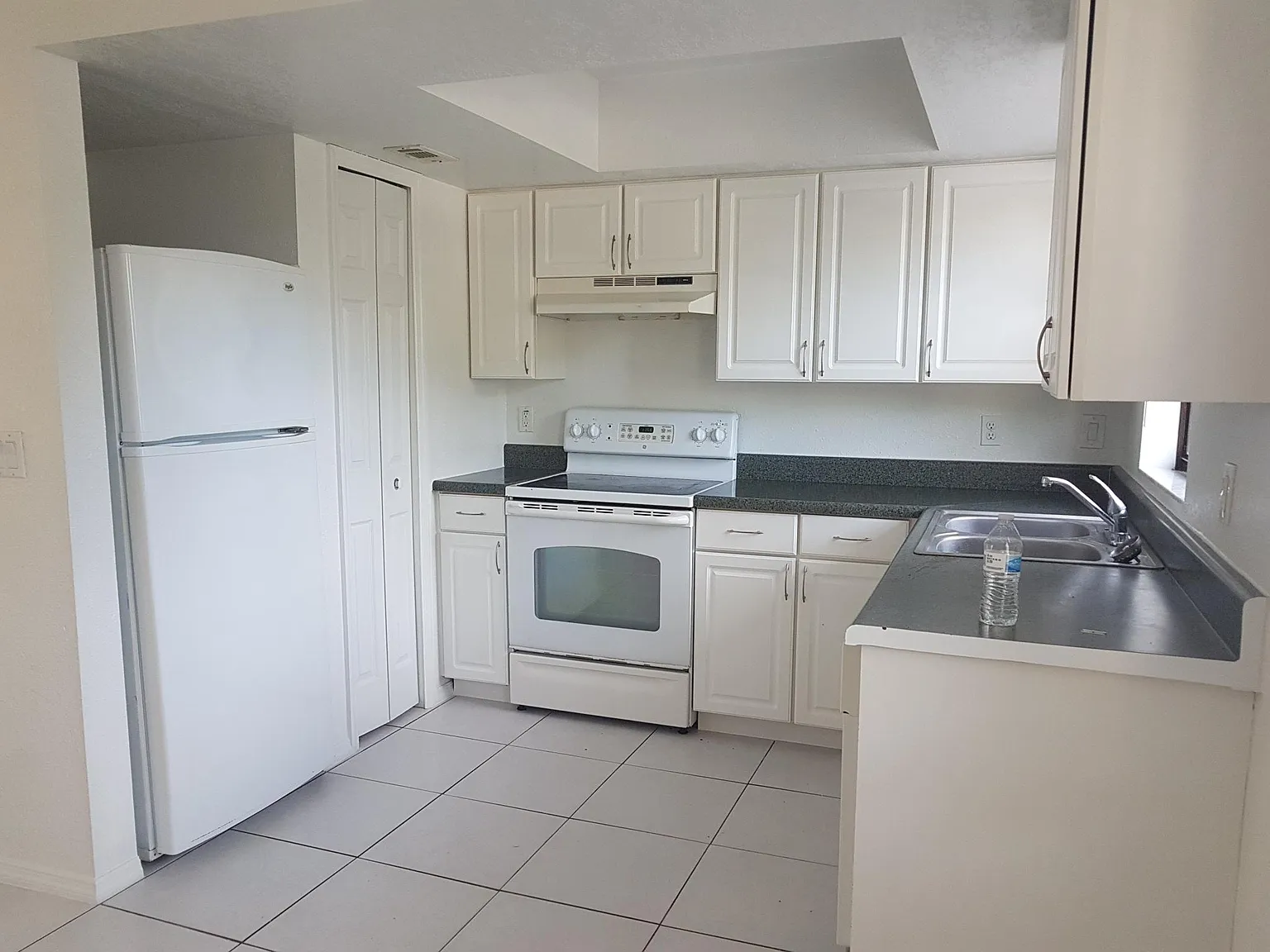 2 bed, 900 sqft, $1,025 — Photo 4