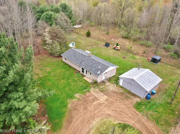 7261 Hess Rd, Millington, MI 48746