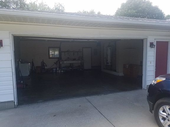 2nd image of 2303 Sequoya Dr