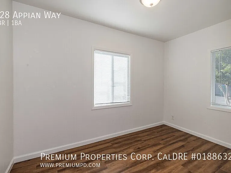 928 Appian Way — Photo 9