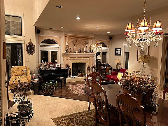 3rd image of 2427 Douglass Glen Ln