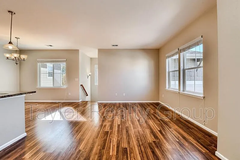 2 bed, 2.0 bath, 1081 sqft, $2,000 — Photo 4